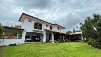 Casa independiente a la venta en Guachipelín de Escazú, San José.