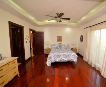 House for sale in Hacienda Los Reyes City