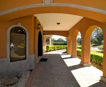 House for sale in Hacienda Los Reyes City