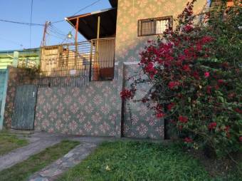 Se vende espaciosa casa de 2 plantas en La Trinidad de Moravia 23-2008