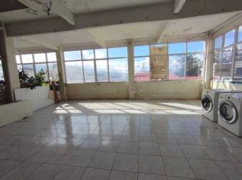 Se vende amplio edificio de 3 plantas en San Francisco 2 Ríos de San José 24-542