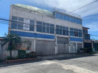 Se vende amplio edificio de 3 plantas en San Francisco 2 Ríos de San José 24-542