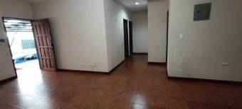 Se vende espaciosa casa con patio en la Trinidad de Moravia 24-658