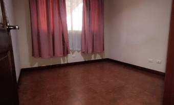 Se vende espaciosa casa con patio en la Trinidad de Moravia 24-658