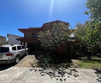 Casa a la venta en Santa Ana