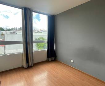 Apartamento a la venta en Barreal de Heredia. (Bien adjudicado bancario)