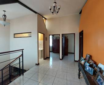 House for sale in La Pitahaya, Agua Caliente, Cartago.