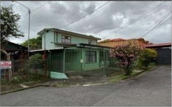 Se vende espaciosa casa en Curridabat de San José 24-1276