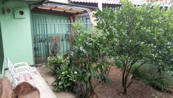 Se vende espaciosa casa en Curridabat de San José 24-1276