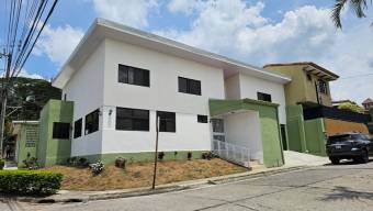 Se vende moderna y espaciosa casa a estrenar en Santa Ana de San José 24-1407