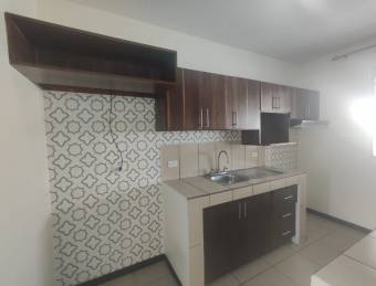 VENTA DE CASA EN CONDOMINIO, UNA PLANTA, GRAN JARDIN, SANTA BARBARA