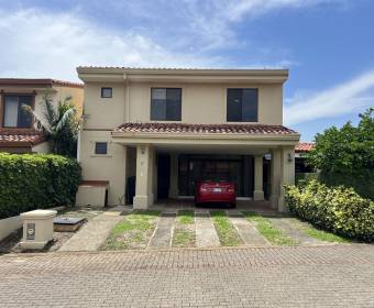 House for sale in Don Antonio condominium in San Rafael de Alajuela.