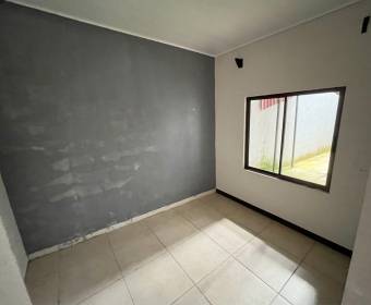 House for sale in San Ramón, Alajuela. Bank foreclosed property.