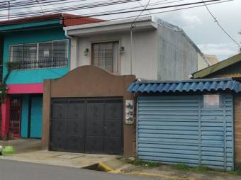 Se vende espaciosa casa de 2 plantas en Moravia de San José 22-2520 