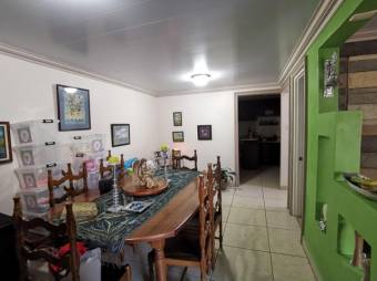 Se vende espaciosa casa de 2 plantas en Moravia de San José 22-2520 