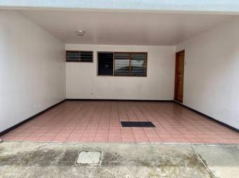 Se vende moderna casa de 2 plantas en condominio de Rohrmoser 24-24-651