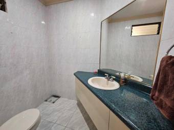 Se vende amplio y acogedor apartamento en Curridabat de San José 23-3000