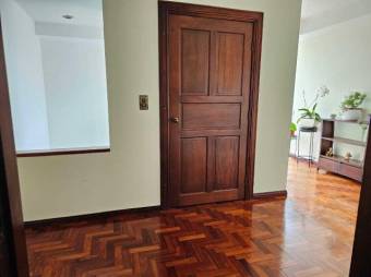 Se vende amplio y acogedor apartamento en Curridabat de San José 23-3000