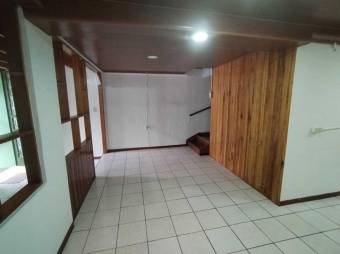 Se vende espaciosa casa de 2 plantas en hatillo de San José 24-1587 