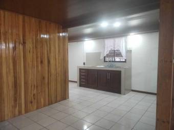 Se vende espaciosa casa de 2 plantas en hatillo de San José 24-1587 