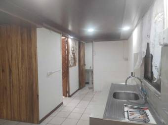 Se vende espaciosa casa de 2 plantas en hatillo de San José 24-1587 