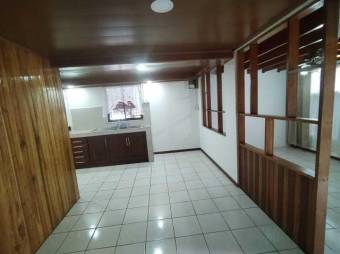 Se vende espaciosa casa de 2 plantas en hatillo de San José 24-1587 