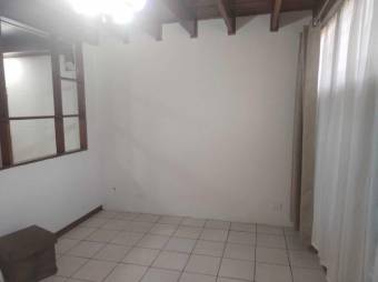 Se vende espaciosa casa de 2 plantas en hatillo de San José 24-1587 