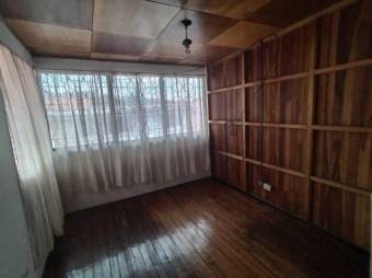 Se vende espaciosa casa de 2 plantas en hatillo de San José 24-1587 