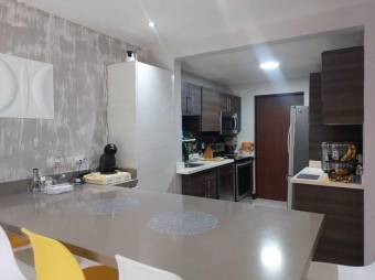 Se vende moderna casa con patio y terraza en condominio de Brasil en 