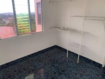 Se vende espaciosa casa de 2 plantas con patio y terraza en Piedades de Santa Ana 23-2896