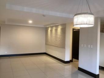 Se vende moderno y espacioso apartamento en condominio de Brasil en Santa Ana 24-1593