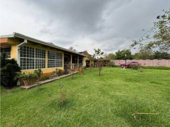 VENTA DE CASA TIPO QUINTA, HEREDIA, SAN ISIDRO, SANTA ELENA