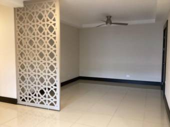 Se vende moderno y espacioso apartamento en condominio de Brasil en Santa Ana 24-1591