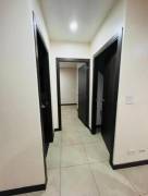 Se vende moderno y espacioso apartamento en torre de Merced en San José 24-622