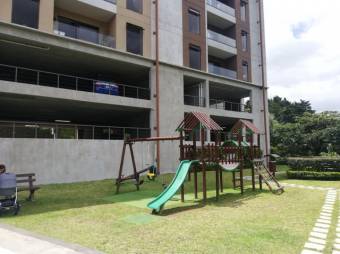 Se vende espacioso apartamento en condominio de Granadilla en Curridabat 24-1575