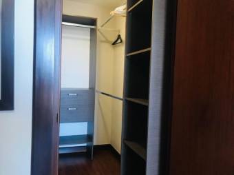 Se vende espacioso apartamento en Torre Paseo de Colon de Merced en San José 24-1232