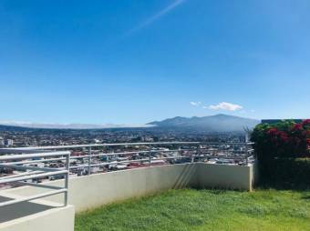 Se vende espacioso apartamento en Torre Paseo de Colon de Merced en San José 24-1232