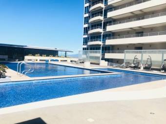 Se vende espacioso apartamento en Torre Paseo de Colon de Merced en San José 24-1232