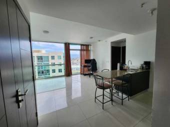 Se vende espacioso apartamento para inversión en hatillo de San José 24-1197