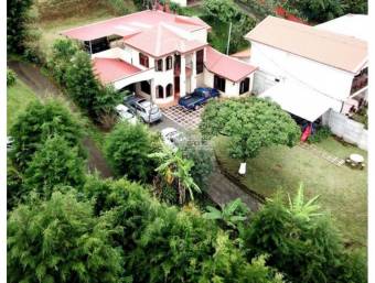 Casa en amplio terreno, Cajón de Grecia, Alajuela