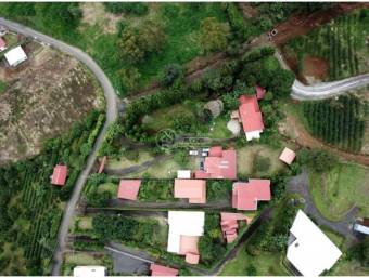 Casa en amplio terreno, Cajón de Grecia, Alajuela