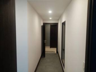 Se vende moderno y espacioso apartamento en condominio de Curridabat 24-2109