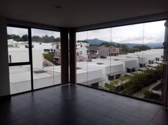 Se vende moderno y espacioso apartamento en condominio de Curridabat 24-2109