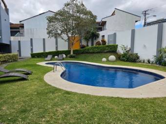 Se vende moderno y espacioso apartamento en condominio de Sabana en San José 23-3159