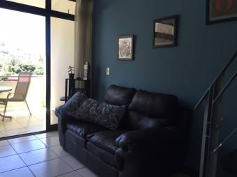 Se vende espacioso apartamento en condominio de Rio Oro en Santa Ana 23-768