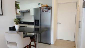 se vende espacioso apartamento en condominio de Granadilla en Curridabat 24-936