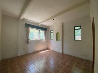 Se vende casa con amplio terreno de 6,200m2 en Brasil de Santa Ana 23-1511