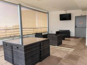 Se vende espacioso apartamento en condominio de Mata Redonda en San José 24-1616