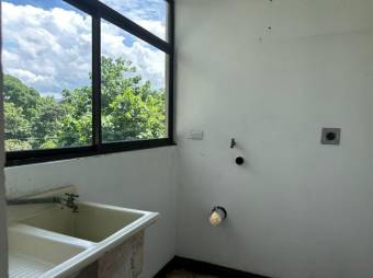 Se vende moderna y espaciosa casa en condominio de San Roque en Barva 24-1788