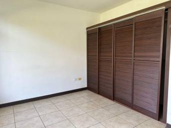 Se vende moderna y espaciosa casa en condominio de San Roque en Barva 24-1788